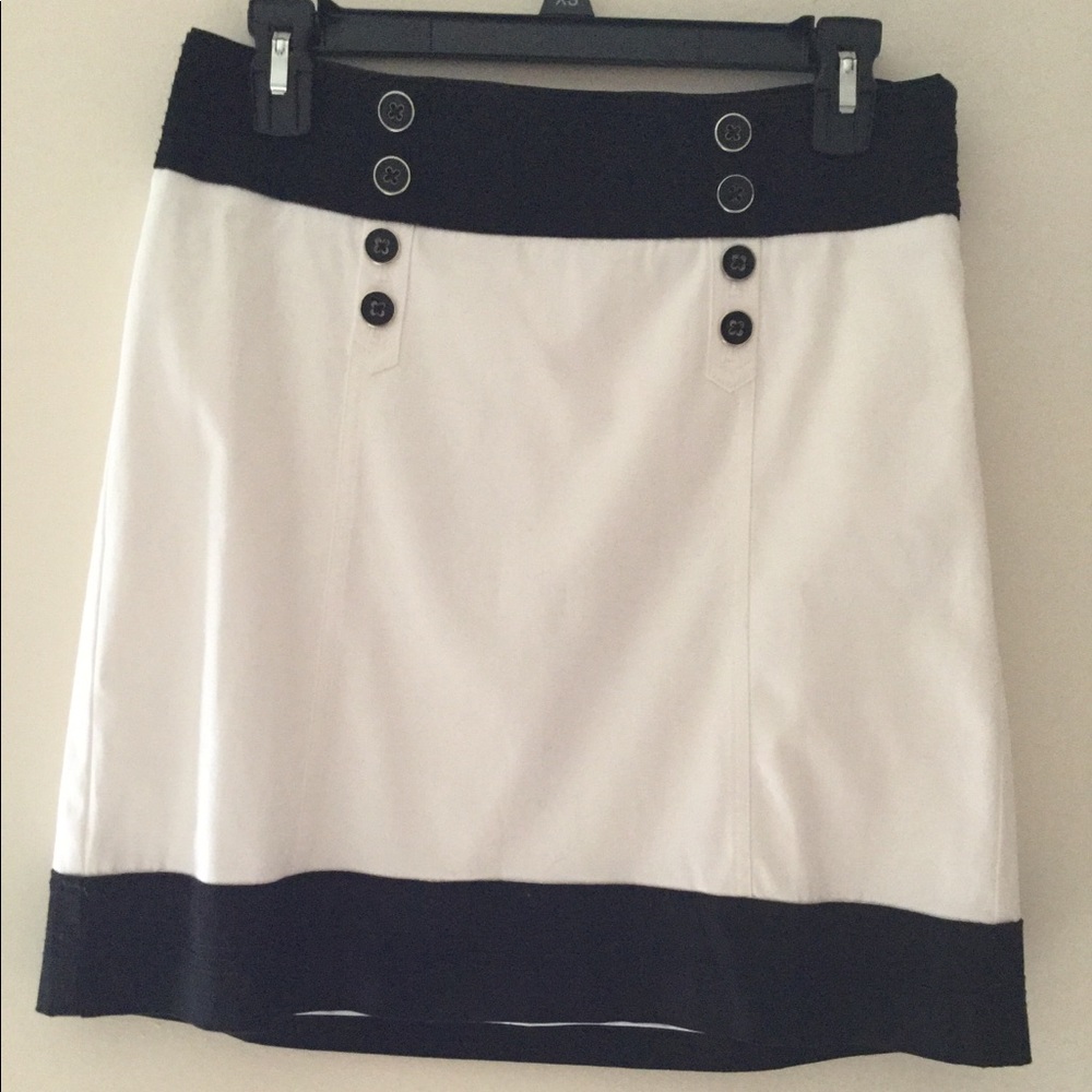 White House/Black Market Skirt